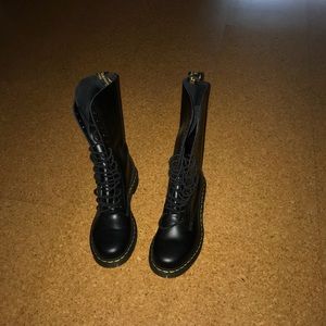 Dr. Martens AirWair w/ bouncing soles